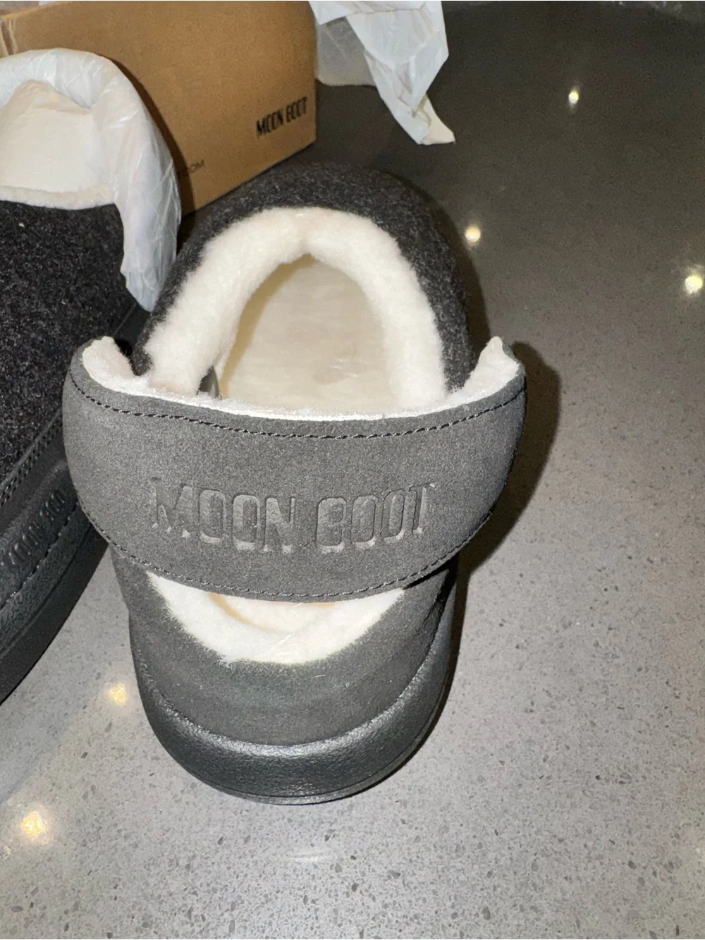 Brand New Never Worn Moon Boot Men’s Slip-On Clog size 9